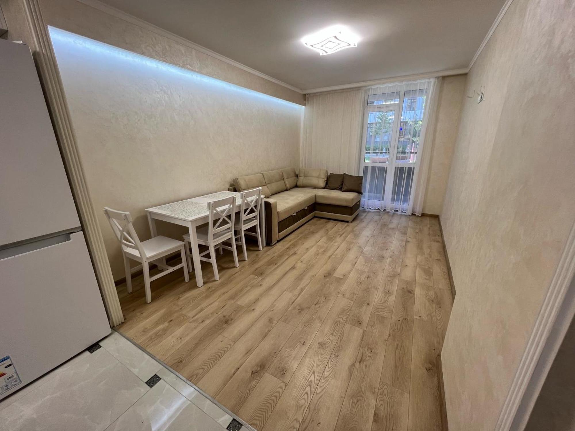 Green House Апартаменти В Новобудові По Вул Зелена 204 リヴィウ エクステリア 写真
